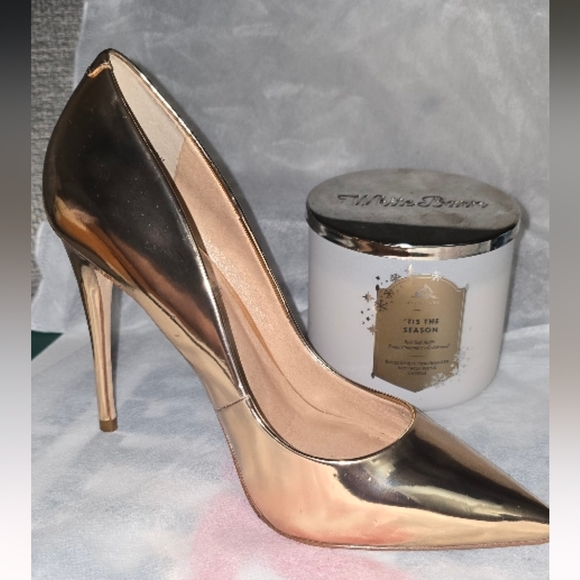 Steve Madden Women's Gold Pumps - Picture 14 of 16